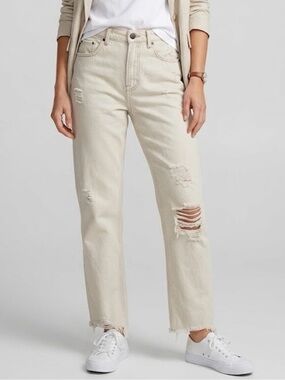 BDG Distressed Jeans in Light Beige
